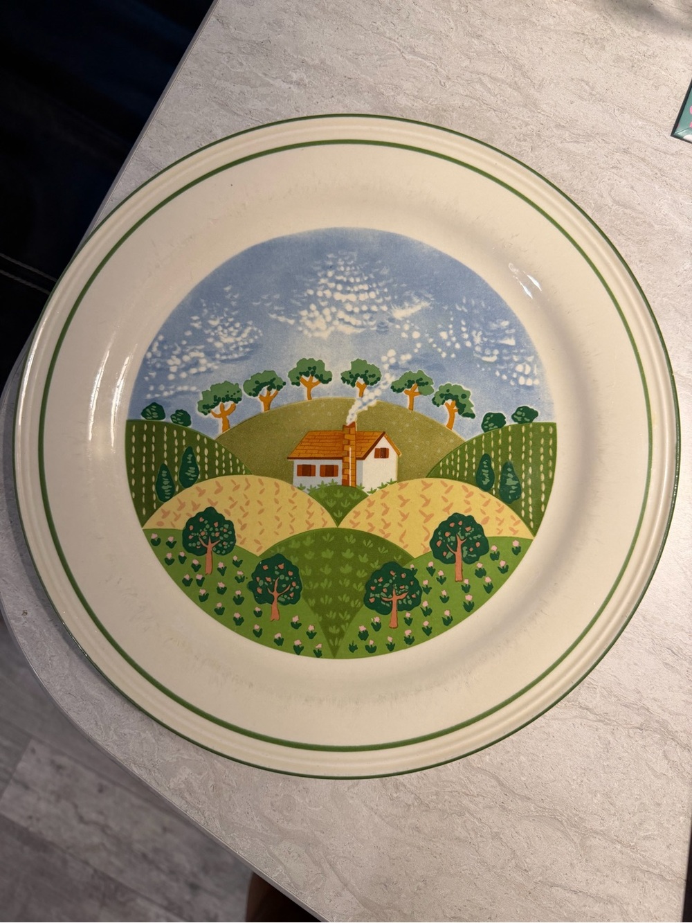 Sangostone Country Cottage 3645 Round Chop Plate/Platter from the 1980s Vtg